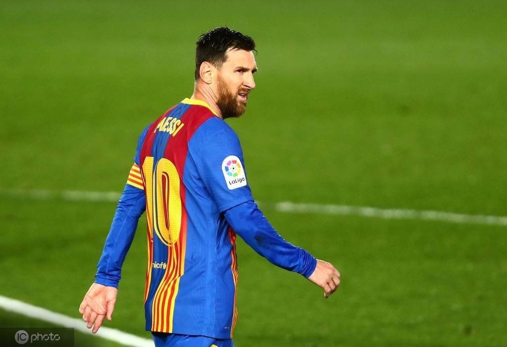 关于纽卡斯尔训练开放日，赛后调整名单引欢呼，国王杯在即，年轻球员得到机会的信息